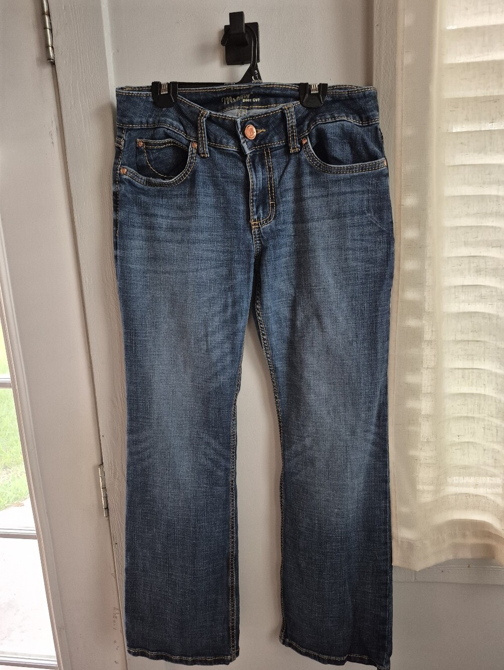 Wrangler Womens Bootcut Jeans in Medium Blue Wash